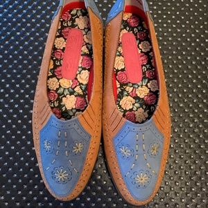 NWT Hush Puppies Comfort Zone Leather Moccasin Casual Brown & Blue Loafer Size 7